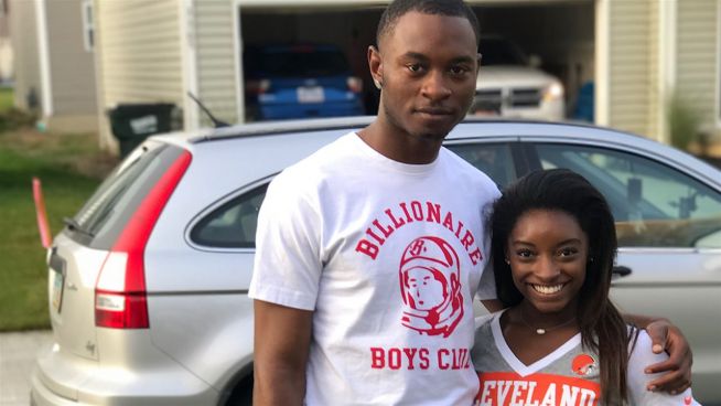 Wer ist der Bruder der Turnerin Simone Biles?